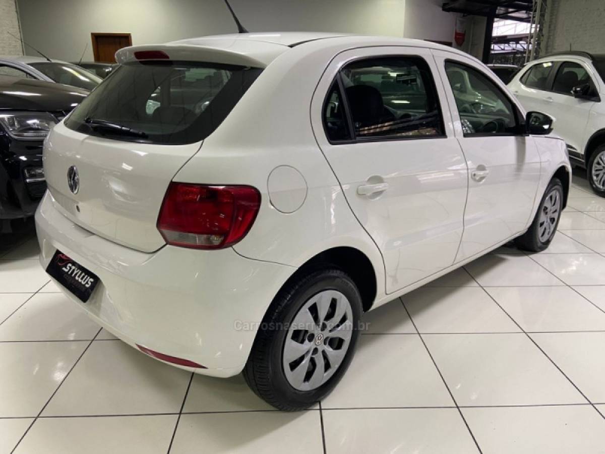 VOLKSWAGEN - GOL - 2016/2016 - Branca - R$ 43.900,00