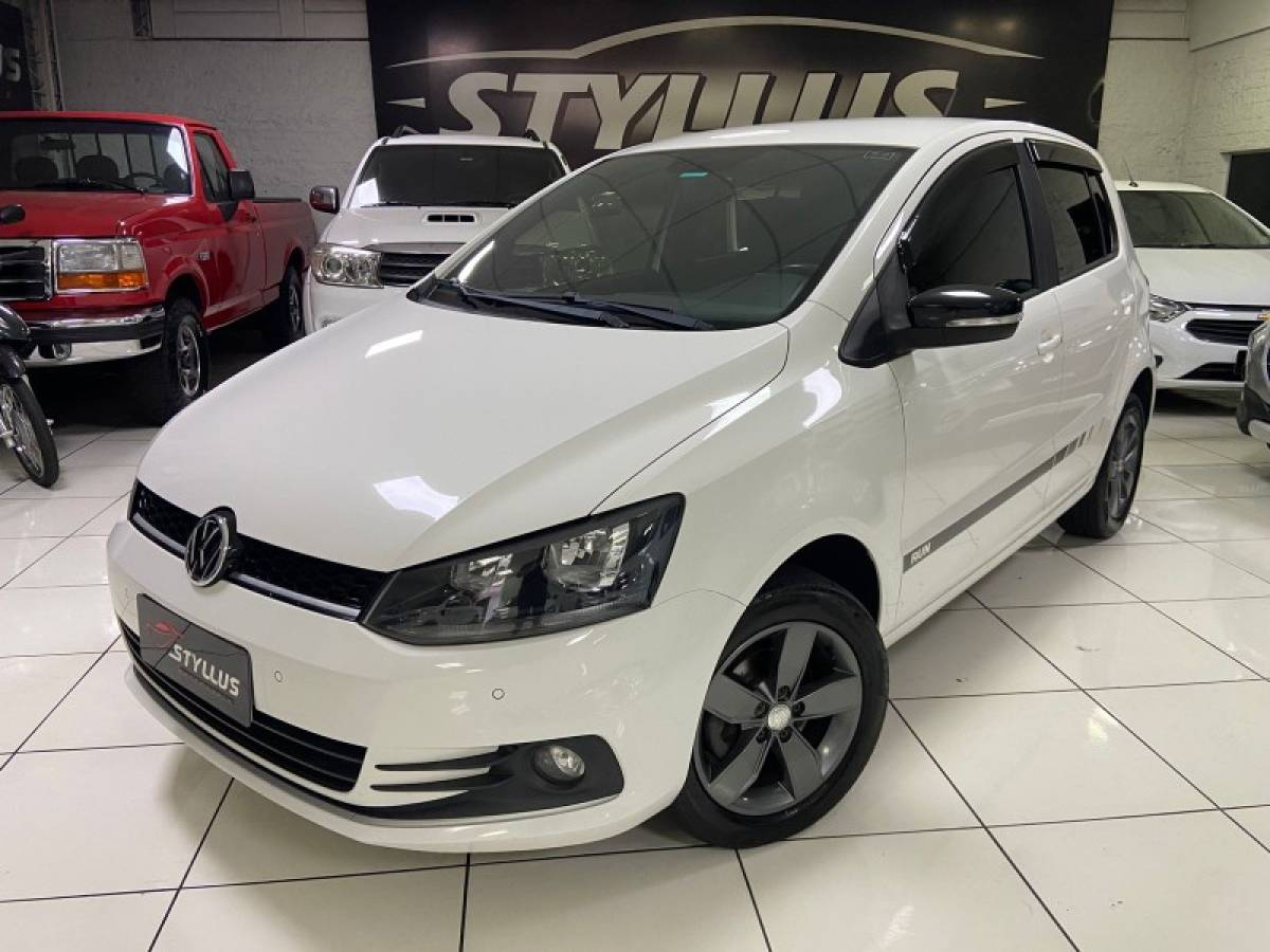 VOLKSWAGEN - FOX - 2016/2017 - Branca - R$ 57.900,00