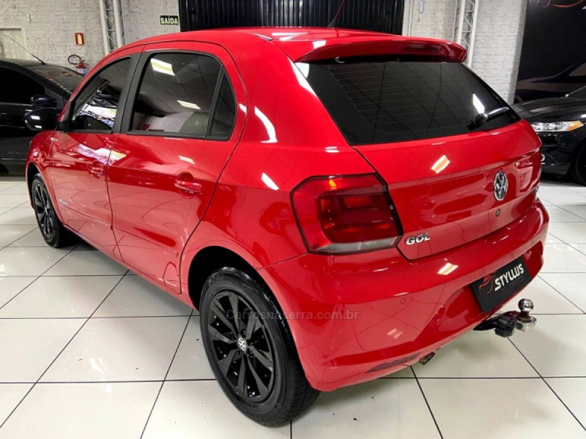 VOLKSWAGEN - GOL - 2017/2018 - Vermelha - R$ 51.900,00