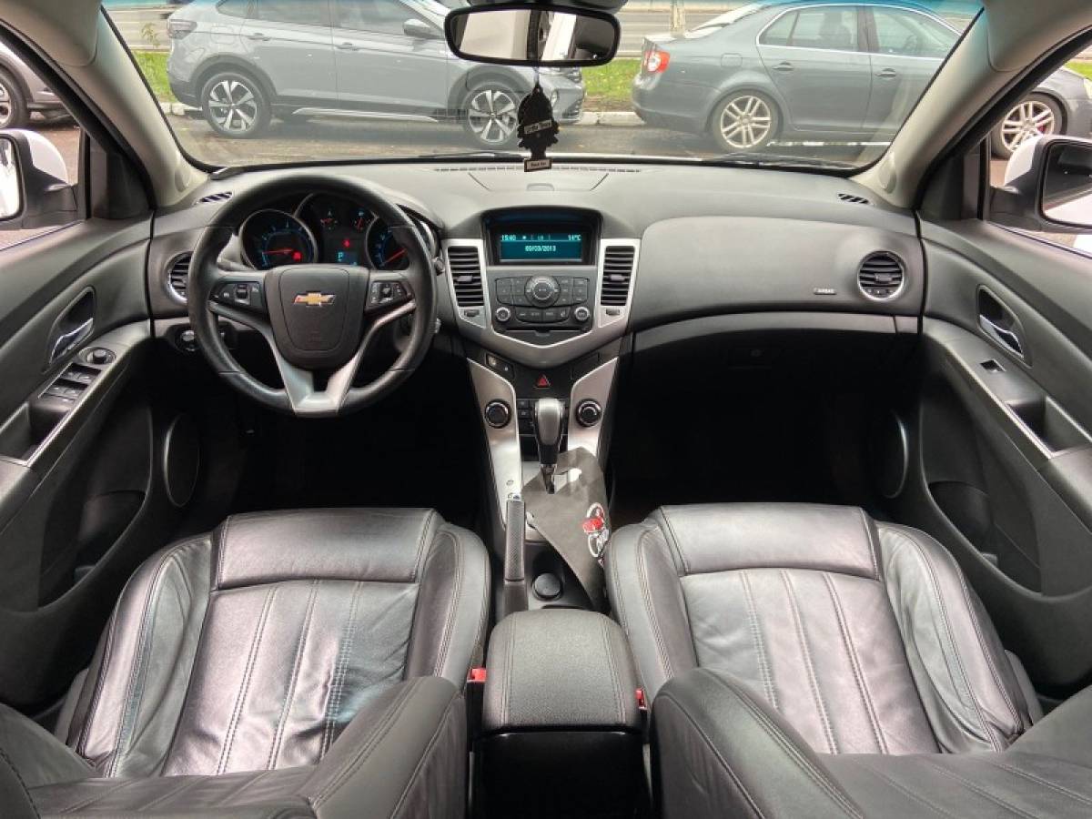 CHEVROLET - CRUZE - 2012/2012 - Branca - R$ 55.900,00