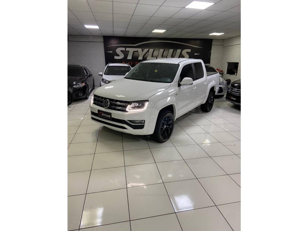 VOLKSWAGEN - AMAROK - 2016/2017 - Branca - R$ 149.900,00