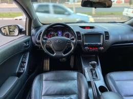 KIA MOTORS - CERATO - 2014/2015 - Branca - R$ 68.900,00