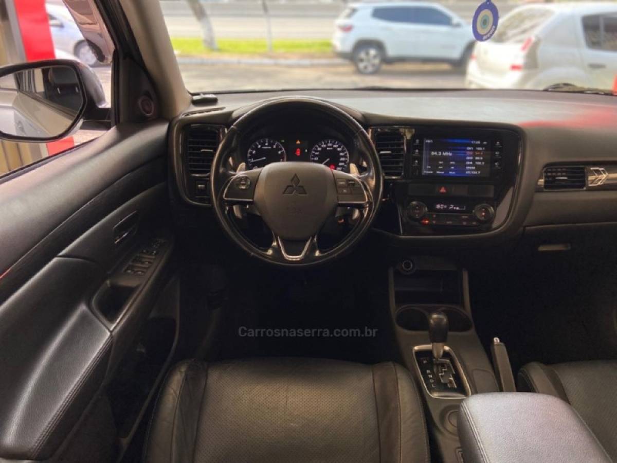 MITSUBISHI - OUTLANDER - 2016/2016 - Prata - R$ 89.900,00