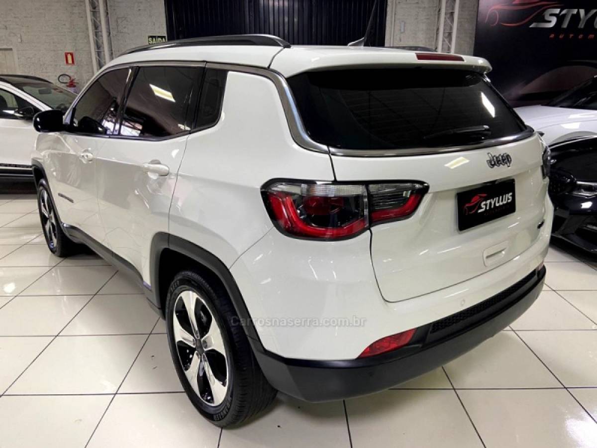 JEEP - COMPASS - 2017/2018 - Branca - R$ 98.900,00
