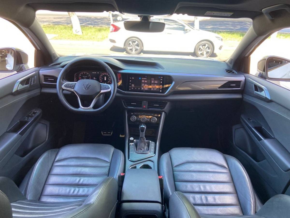 VOLKSWAGEN - TAOS - 2021/2022 - Branca - R$ 152.900,00