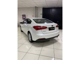 KIA MOTORS - CERATO - 2014/2015 - Branca - R$ 68.900,00