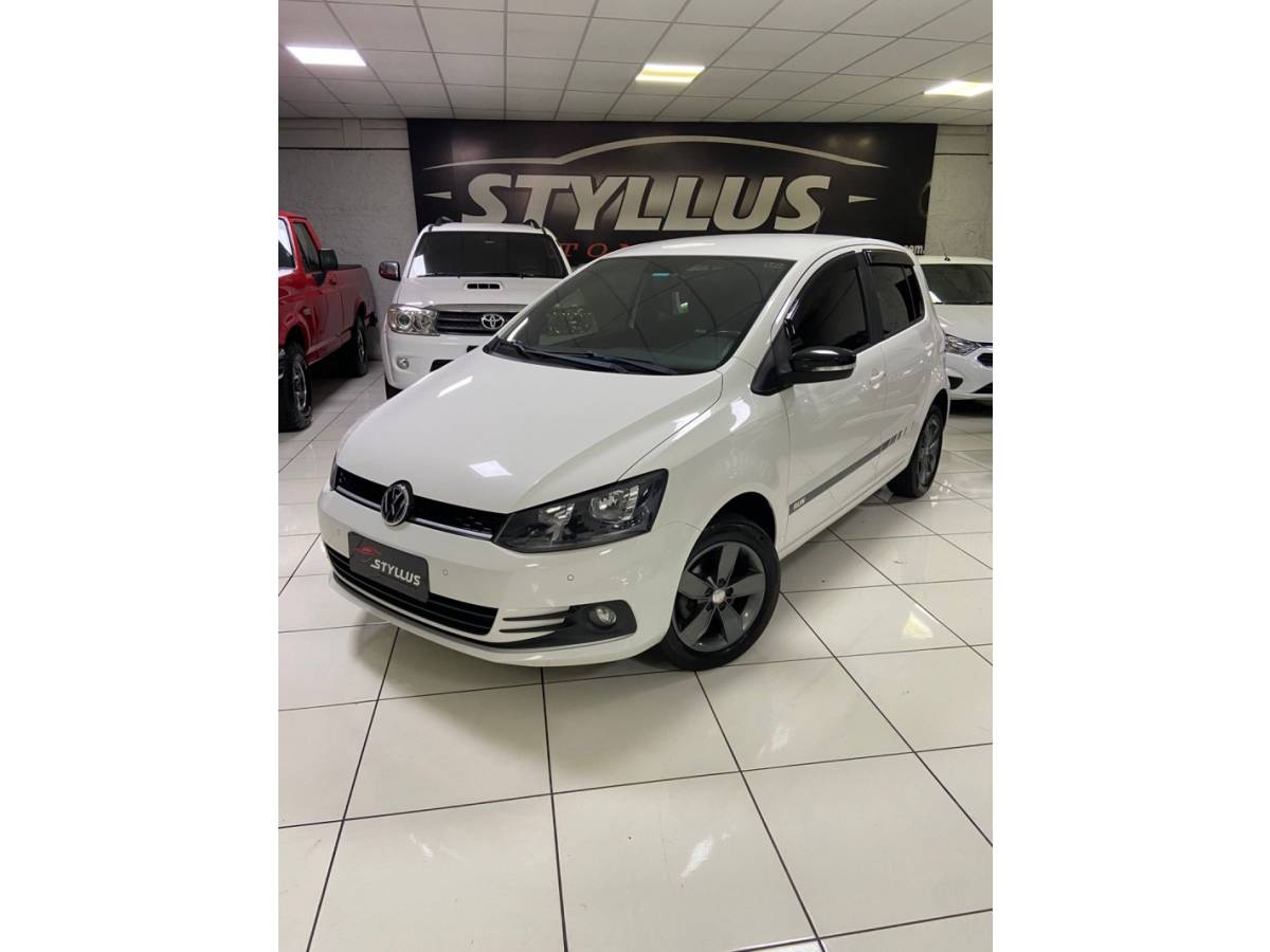 VOLKSWAGEN - FOX - 2016/2017 - Branca - R$ 57.900,00