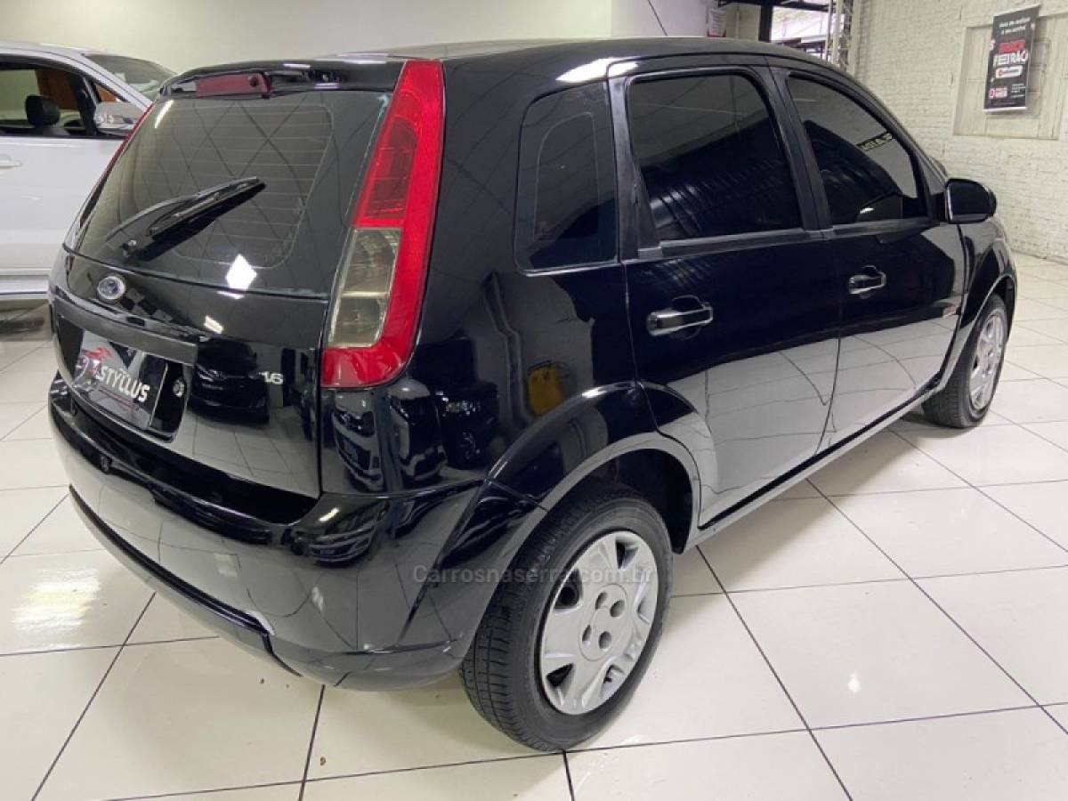 FORD - FIESTA - 2010/2011 - Preta - R$ 32.900,00