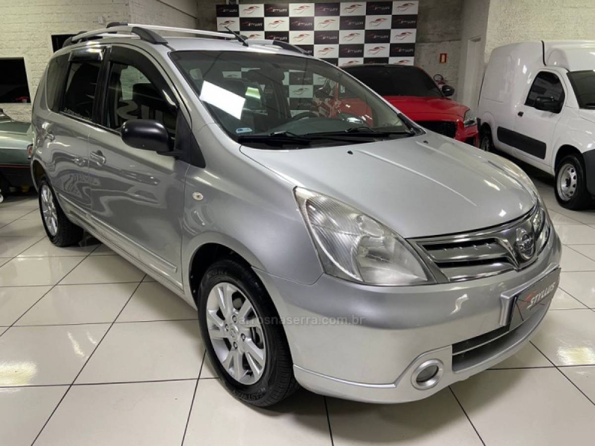 NISSAN - LIVINA - 2012/2013 - Prata - R$ 38.900,00