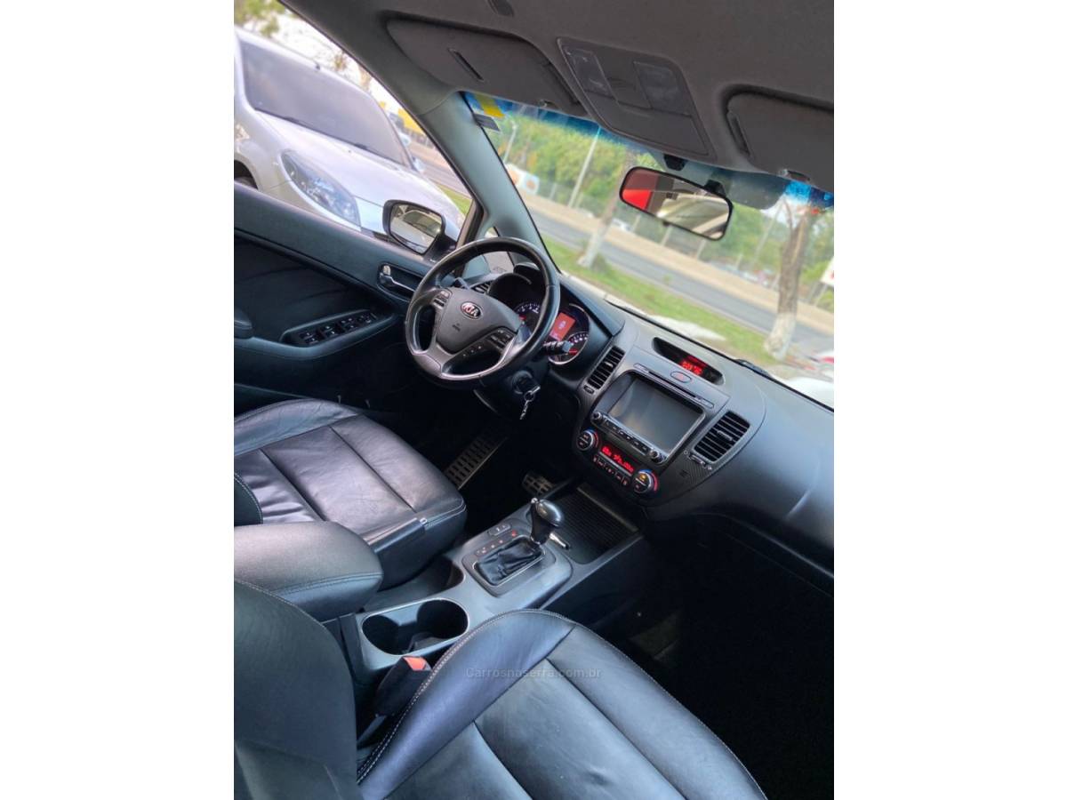 KIA MOTORS - CERATO - 2014/2015 - Branca - R$ 68.900,00