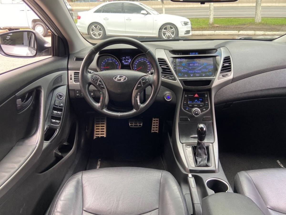 HYUNDAI - ELANTRA - 2015/2015 - Prata - R$ 74.900,00