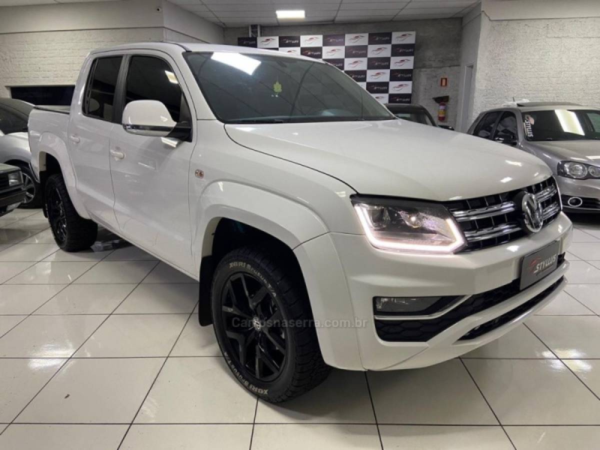 VOLKSWAGEN - AMAROK - 2016/2017 - Branca - R$ 149.900,00