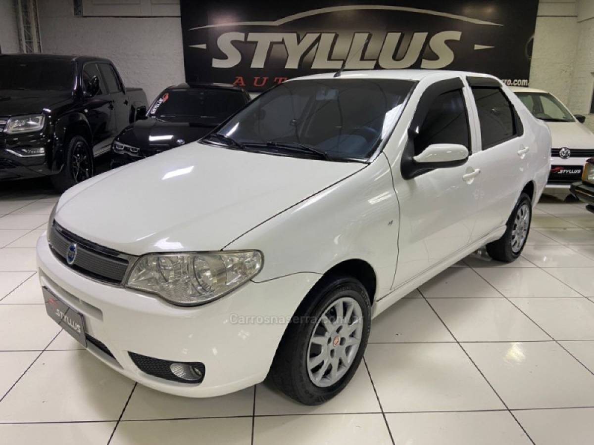 FIAT - SIENA - 2004/2005 - Branca - R$ 24.900,00