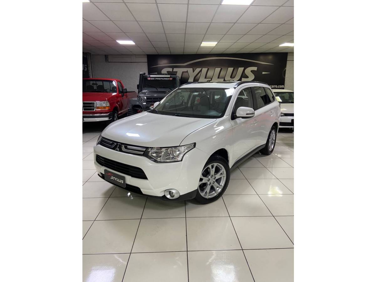 MITSUBISHI - OUTLANDER - 2013/2014 - Branca - R$ 74.900,00