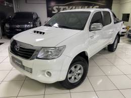 TOYOTA - HILUX - 2012/2013 - Branca - R$ 137.900,00