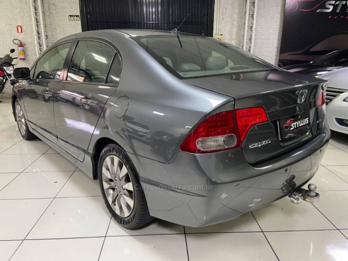 HONDA - CIVIC - 2010/2011 - Cinza - R$ 58.900,00