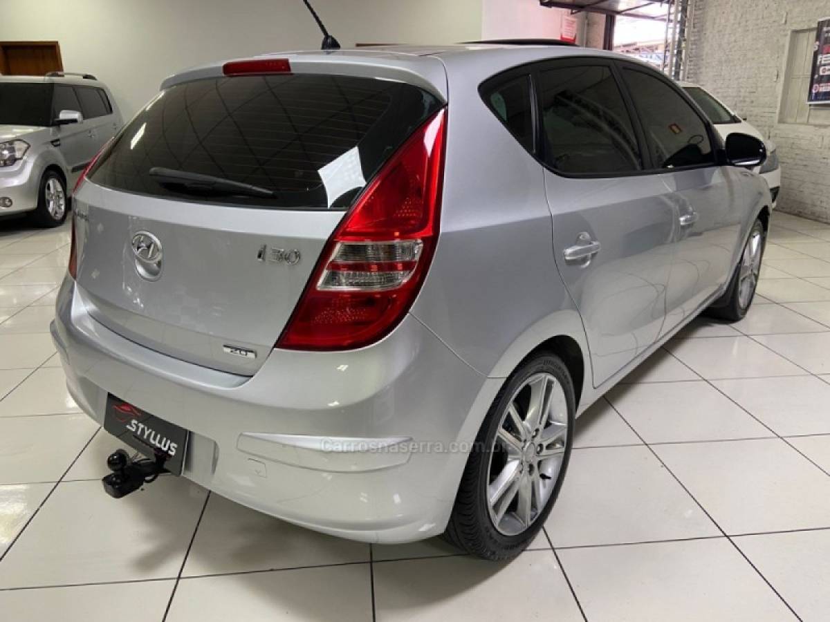 HYUNDAI - I30 - 2010/2011 - Prata - R$ 49.900,00