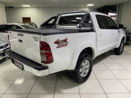 TOYOTA - HILUX - 2012/2013 - Branca - R$ 137.900,00