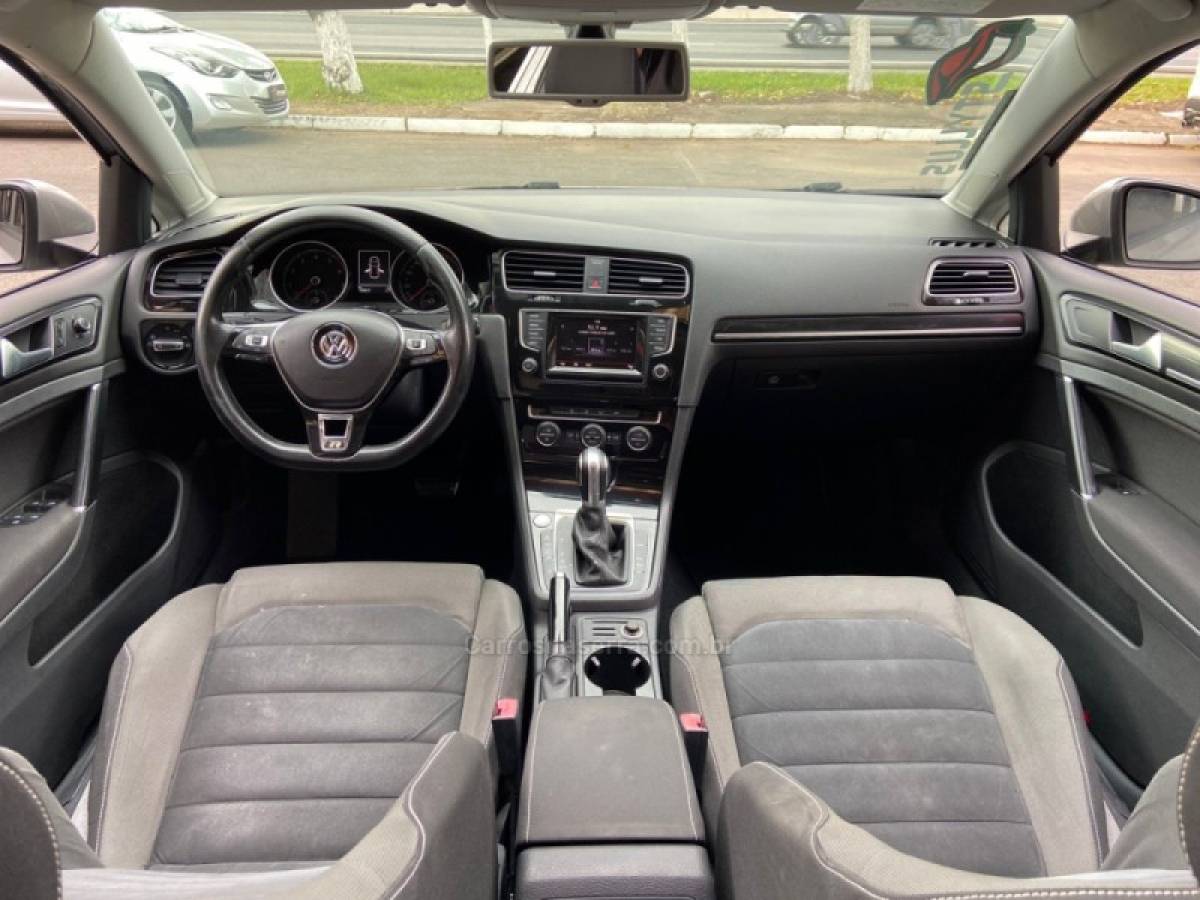 VOLKSWAGEN - GOLF - 2014/2015 - Prata - R$ 84.900,00