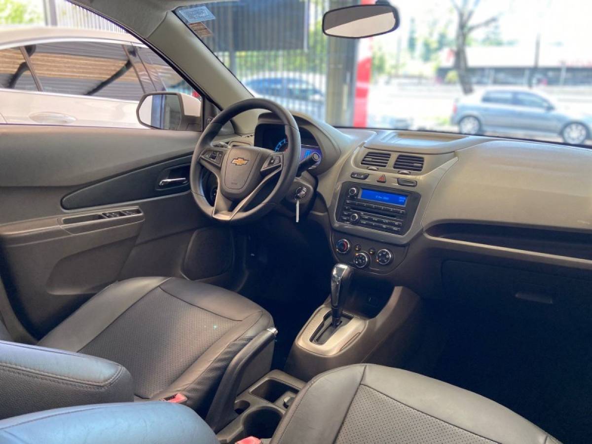 CHEVROLET - COBALT - 2012/2013 - Branca - R$ 42.900,00