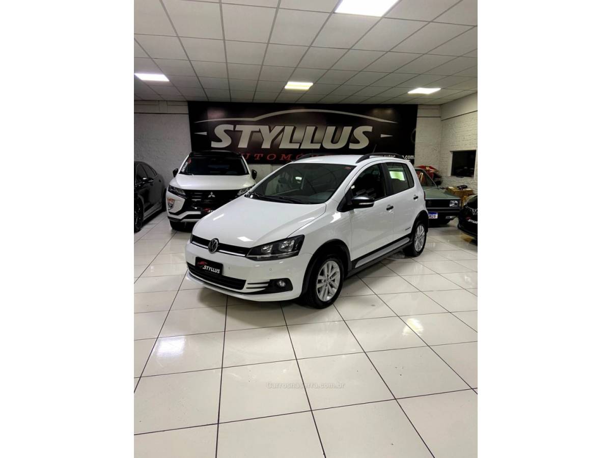 VOLKSWAGEN - FOX - 2017/2018 - Branca - R$ 56.900,00