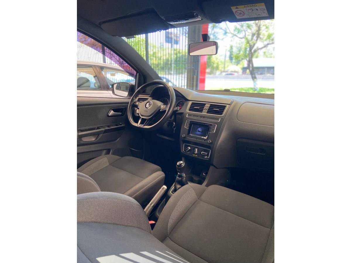VOLKSWAGEN - FOX - 2016/2017 - Branca - R$ 57.900,00
