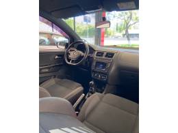VOLKSWAGEN - FOX - 2016/2017 - Branca - R$ 57.900,00