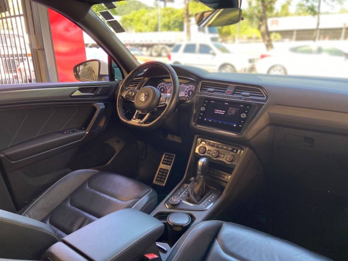 VOLKSWAGEN - TIGUAN - 2018/2018 - Branca - R$ 157.900,00
