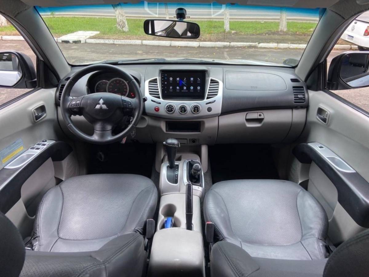 MITSUBISHI - L200 TRITON - 2012/2012 - Prata - R$ 109.900,00