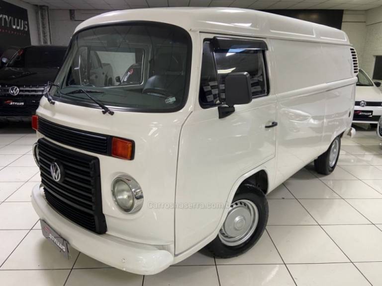 VOLKSWAGEN - KOMBI - 2012/2012 - Branca - R$ 51.900,00