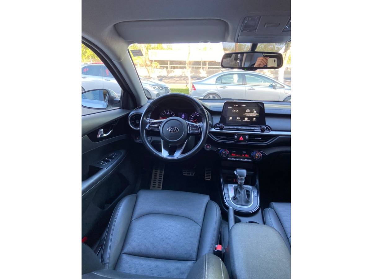KIA MOTORS - CERATO - 2020/2020 - Prata - R$ 94.900,00