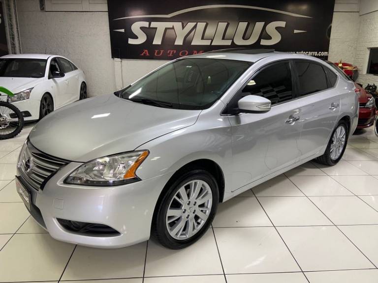 NISSAN - SENTRA - 2014/2015 - Prata - R$ 64.900,00