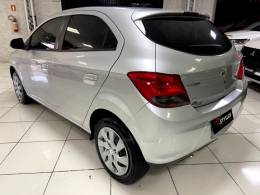 CHEVROLET - ONIX - 2013/2014 - Prata - R$ 46.900,00