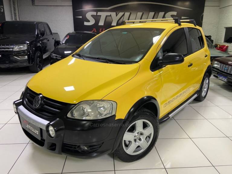 VOLKSWAGEN - CROSSFOX - 2008/2008 - Amarela - R$ 31.900,00