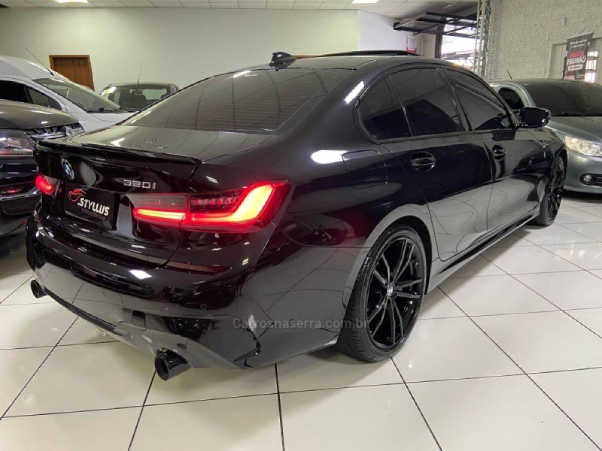 BMW - 320I - 2019/2020 - Preta - R$ 214.900,00