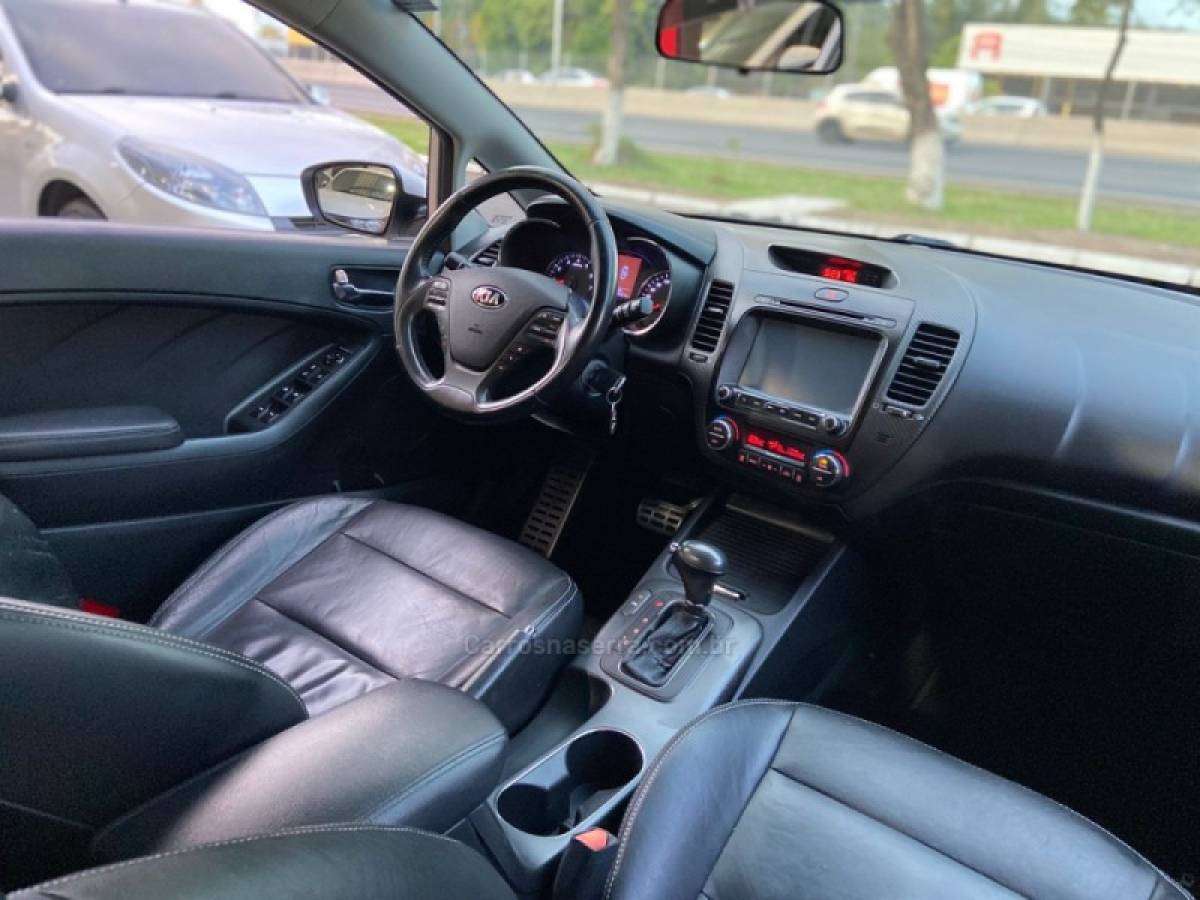 KIA MOTORS - CERATO - 2014/2015 - Branca - R$ 68.900,00