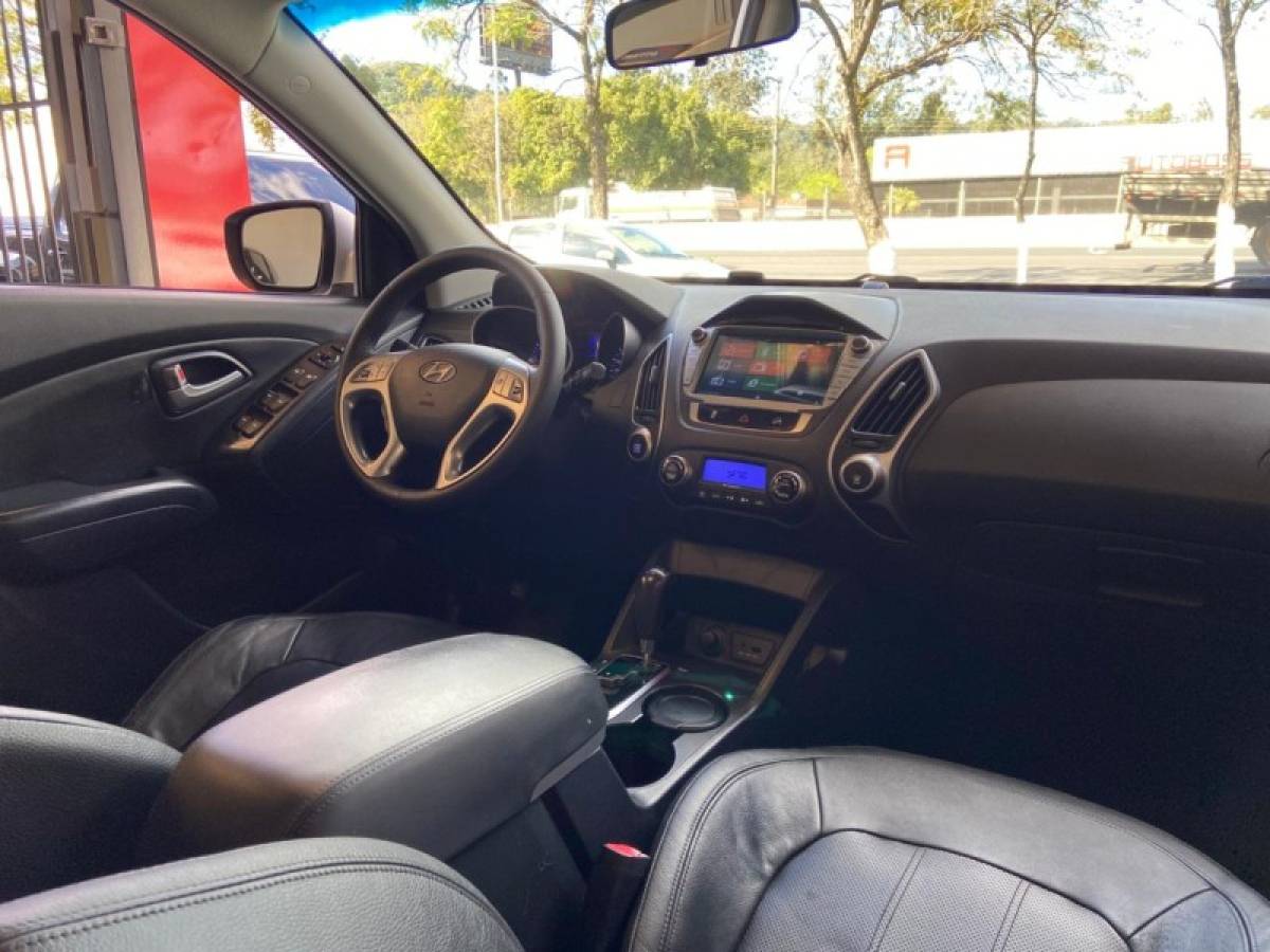 HYUNDAI - IX35 - 2011/2012 - Prata - R$ 71.900,00
