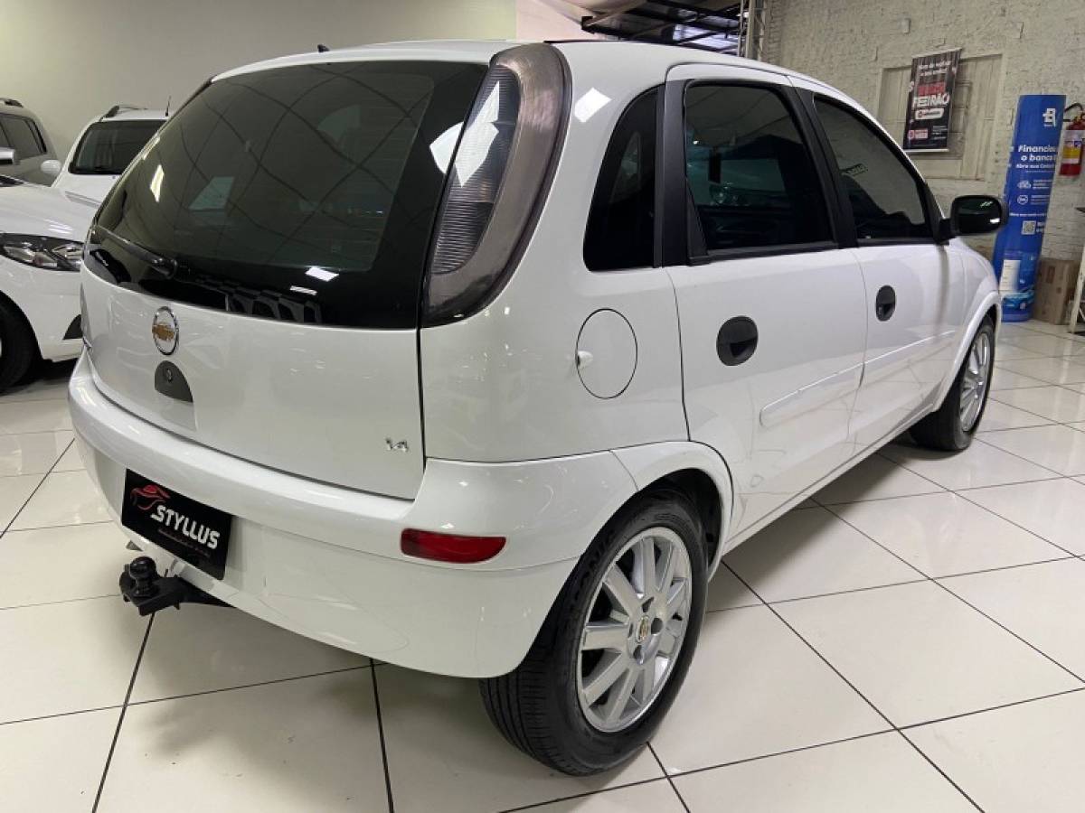 CHEVROLET - CORSA - 2011/2011 - Branca - R$ 35.900,00