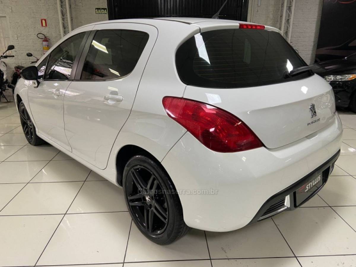 PEUGEOT - 308 - 2013/2014 - Branca - R$ 44.900,00