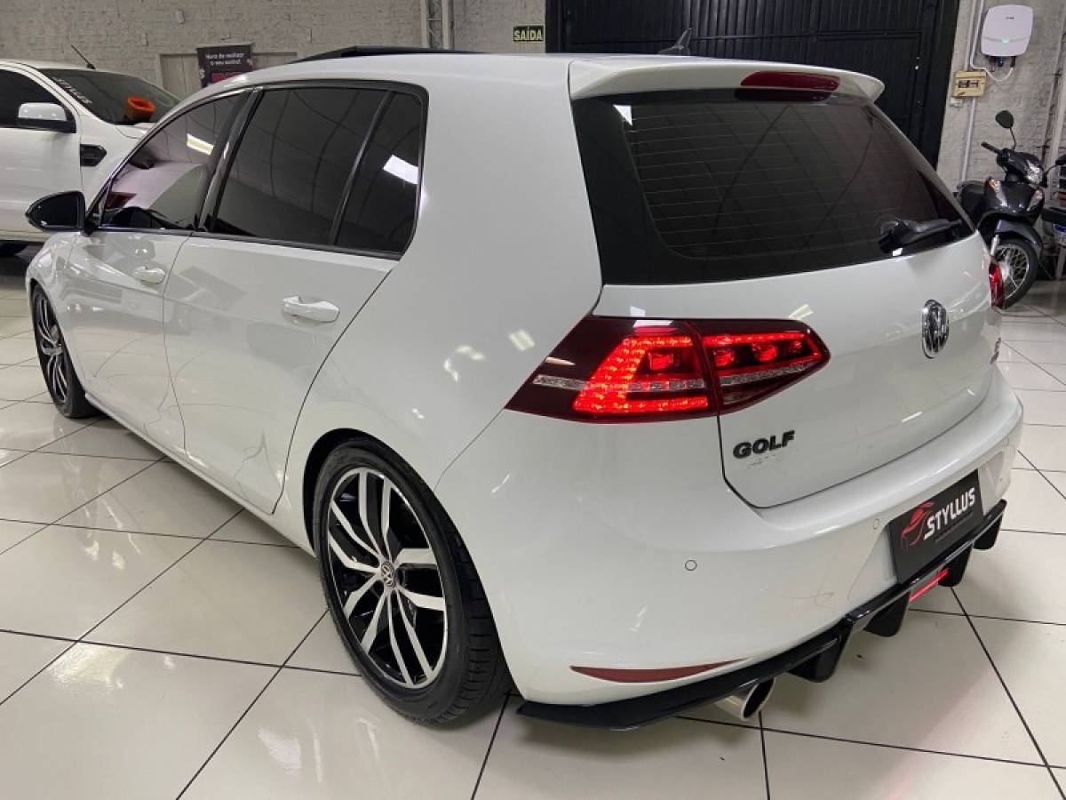 VOLKSWAGEN - GOLF - 2014/2014 - Branca - R$ 87.900,00