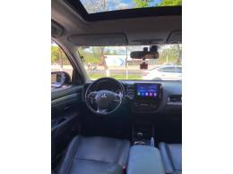 MITSUBISHI - OUTLANDER - 2013/2014 - Branca - R$ 74.900,00