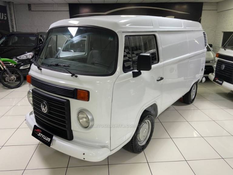 VOLKSWAGEN - KOMBI - 2011/2012 - Branca - R$ 39.900,00