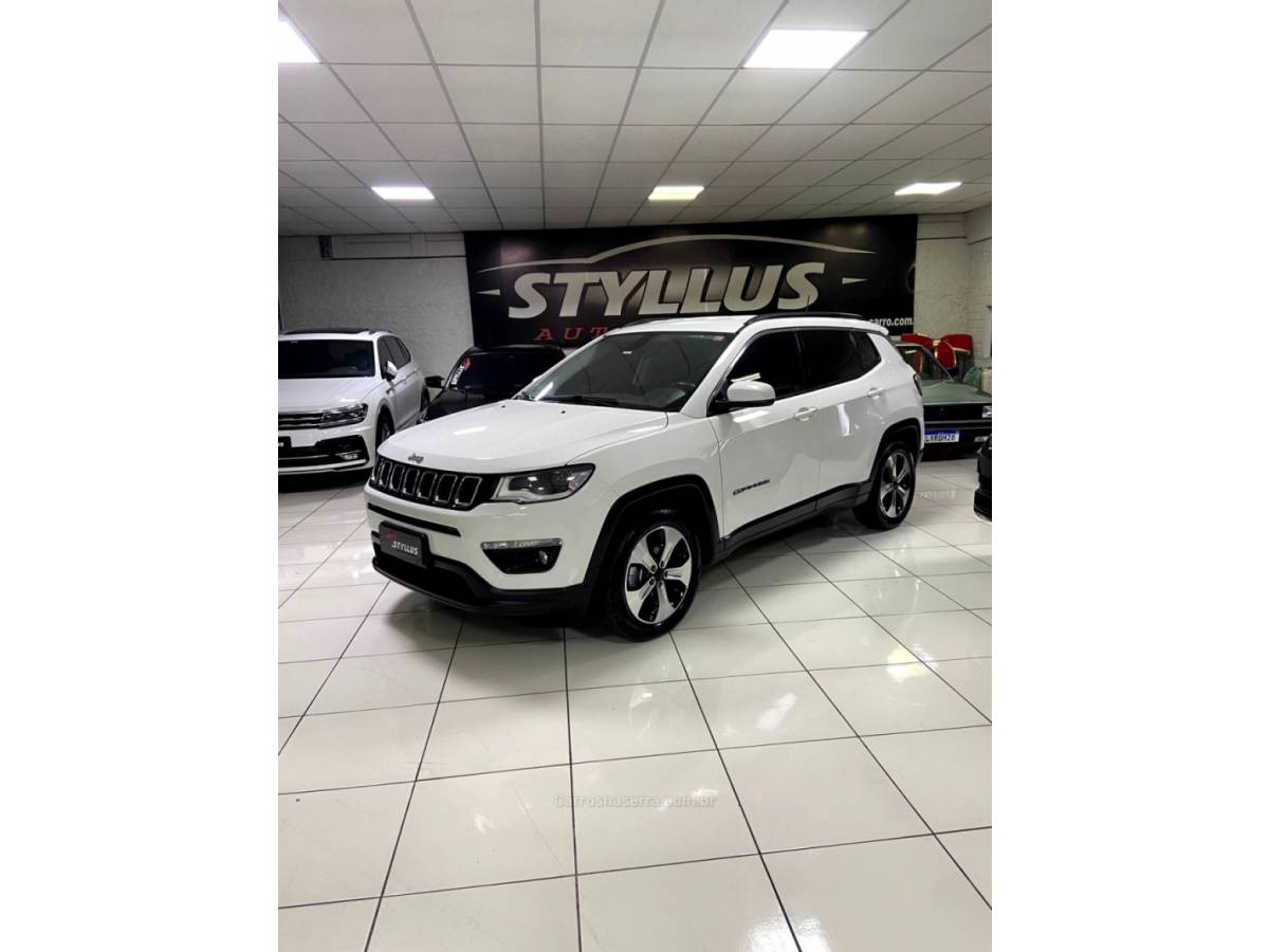 JEEP - COMPASS - 2017/2018 - Branca - R$ 98.900,00