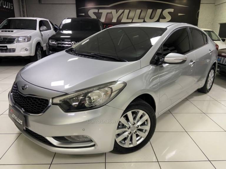 KIA MOTORS - CERATO - 2014/2014 - Prata - R$ 66.900,00