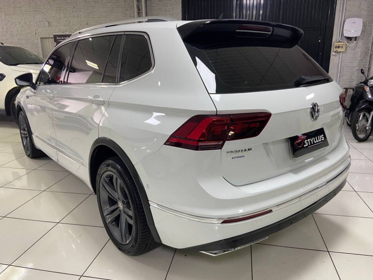 VOLKSWAGEN - TIGUAN - 2018/2018 - Branca - R$ 157.900,00