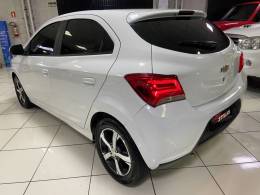 CHEVROLET - ONIX - 2017/2017 - Branca - R$ 62.900,00