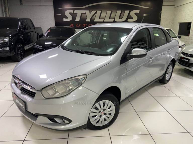 FIAT - GRAND SIENA - 2014/2014 - Prata - R$ 29.900,00