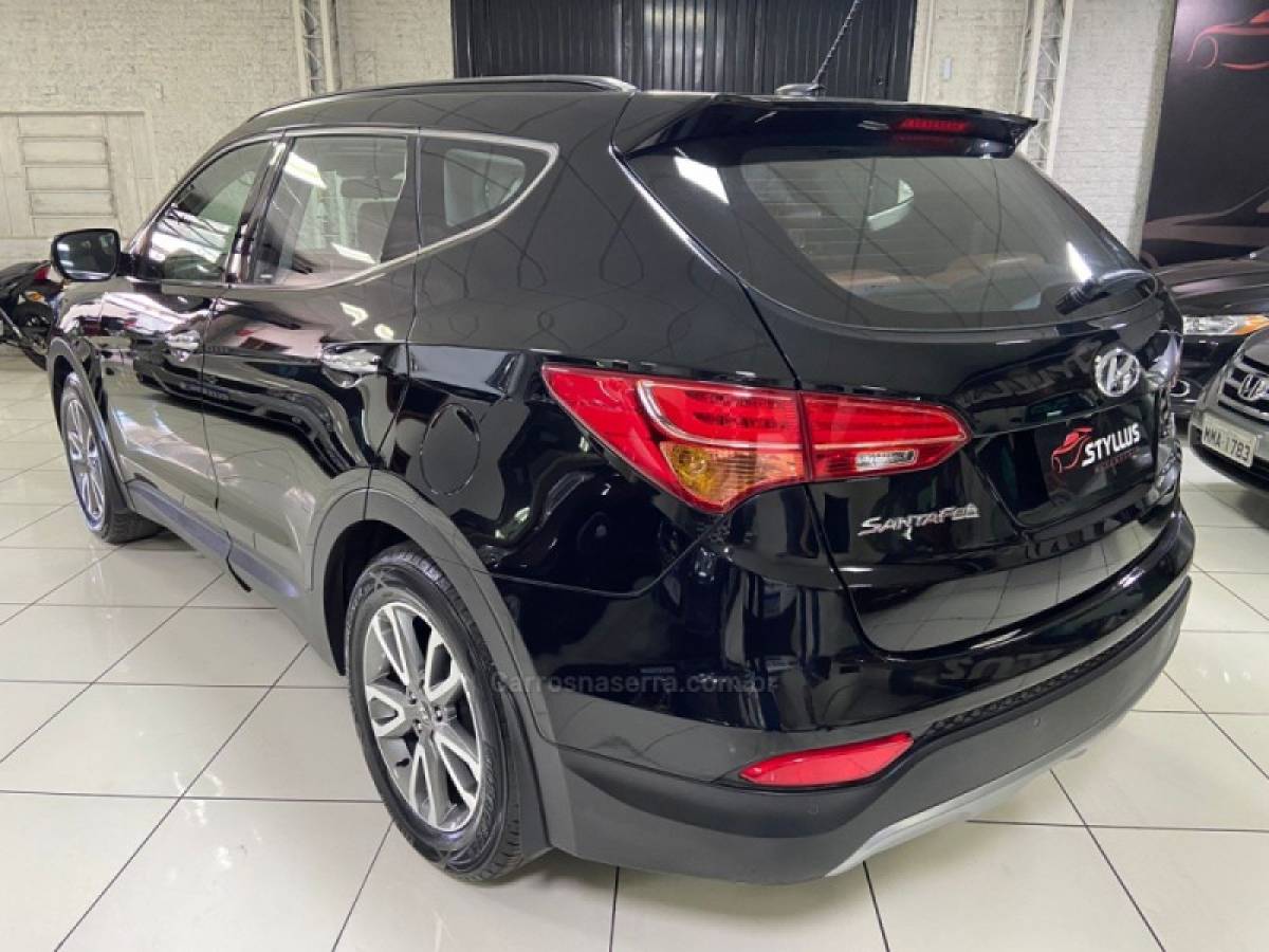 HYUNDAI - SANTA FÉ - 2013/2014 - Preta - R$ 94.900,00