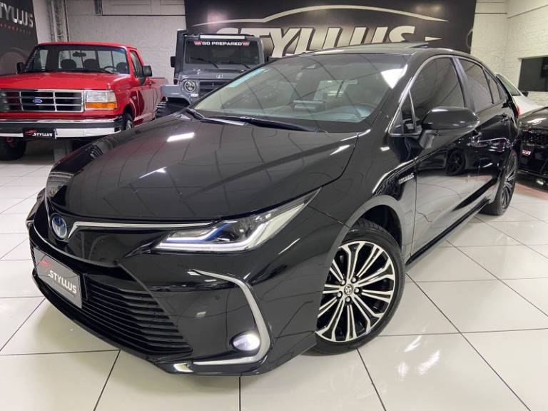 TOYOTA - COROLLA - 2021/2022 - Preta - R$ 144.900,00