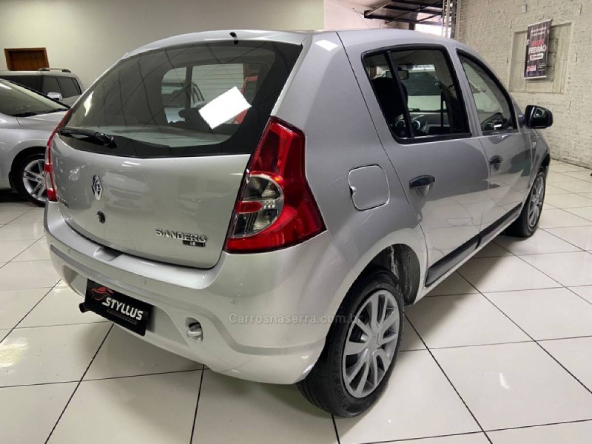 RENAULT - SANDERO - 2011/2011 - Prata - R$ 32.900,00